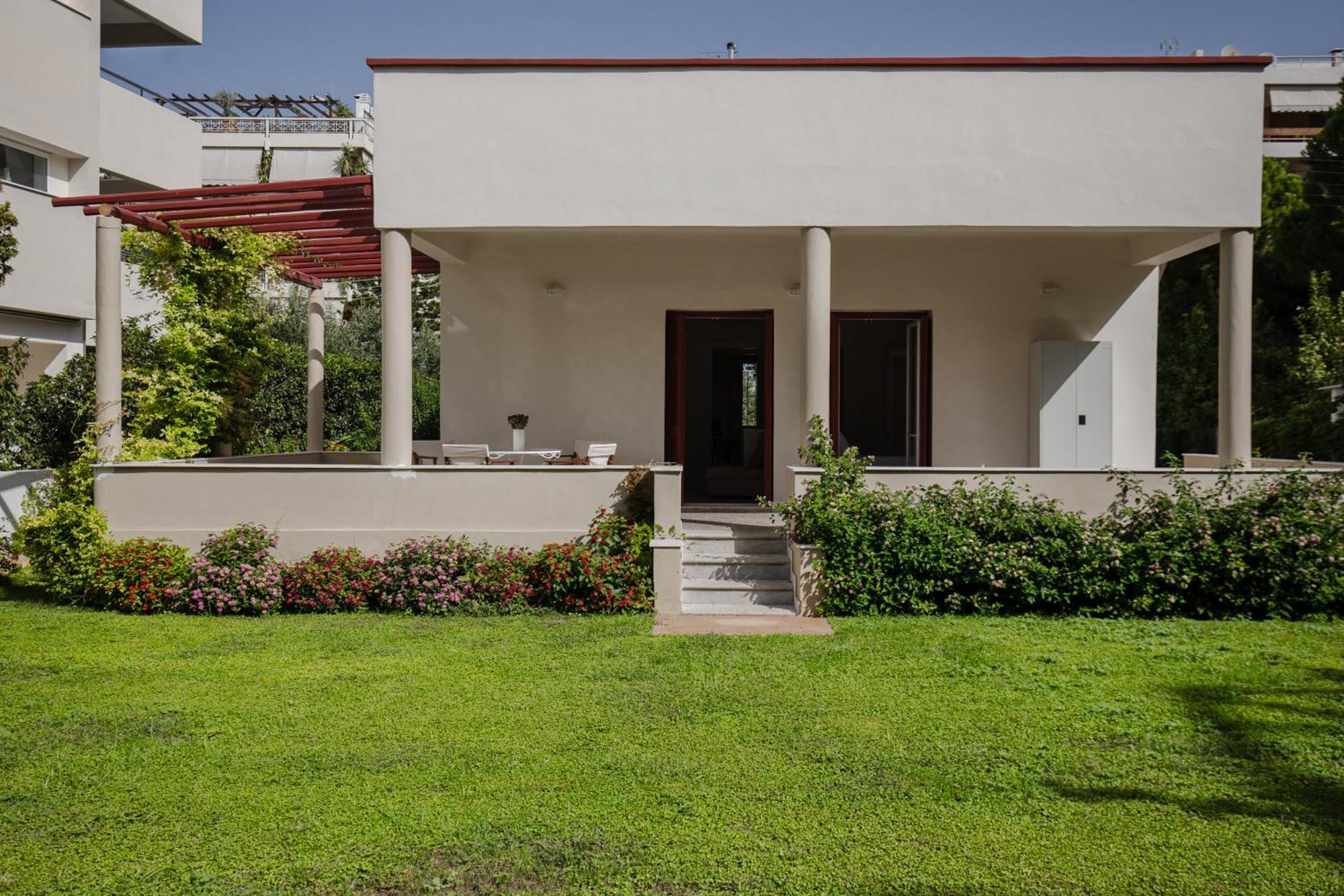 Villa Private House - Garden - Glyfada Athen