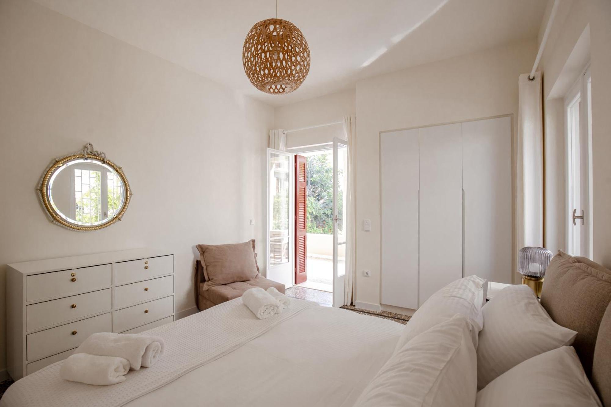 Private House - Garden - Glyfada *