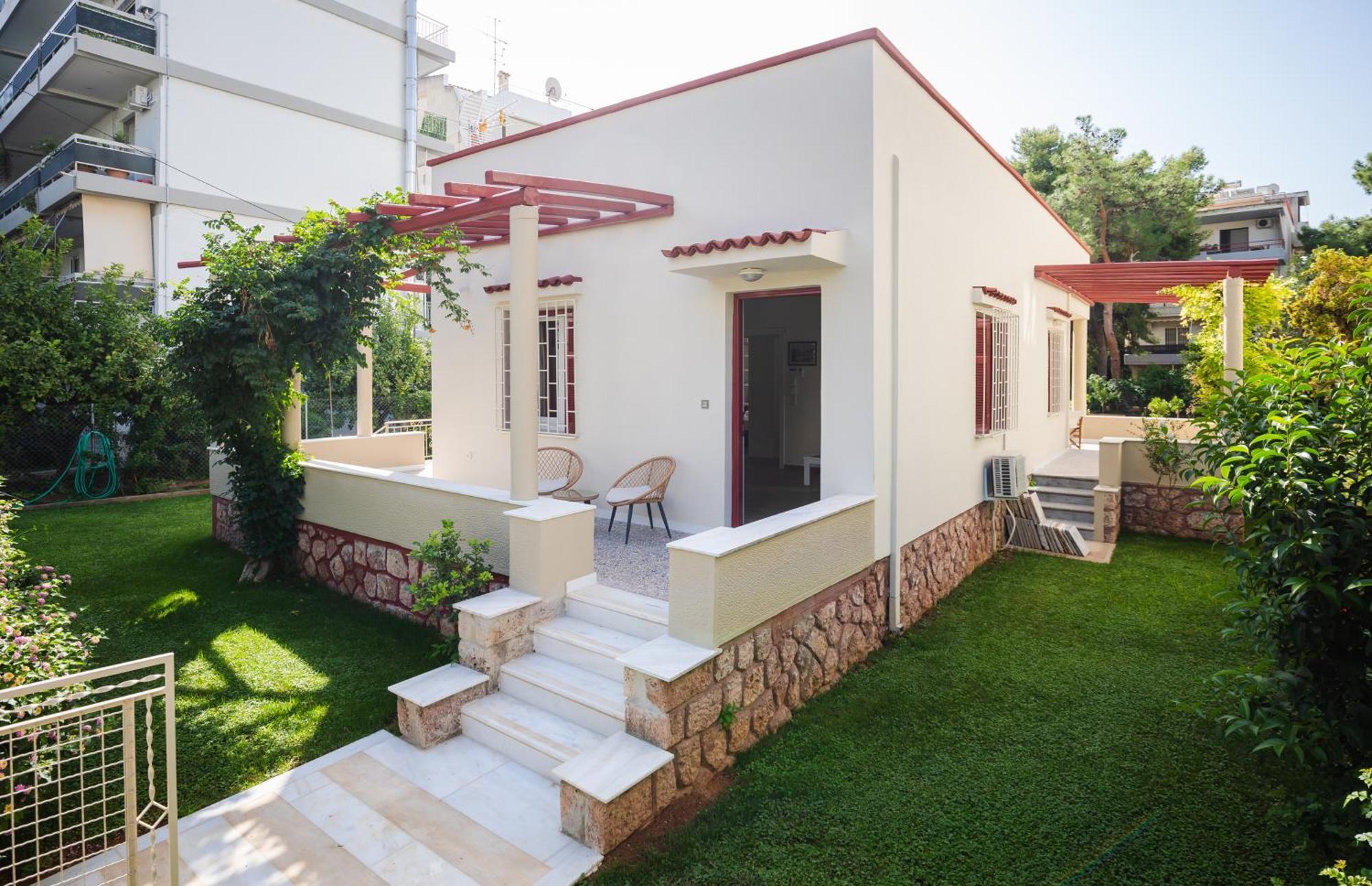 Villa Private House - Garden - Glyfada Athen